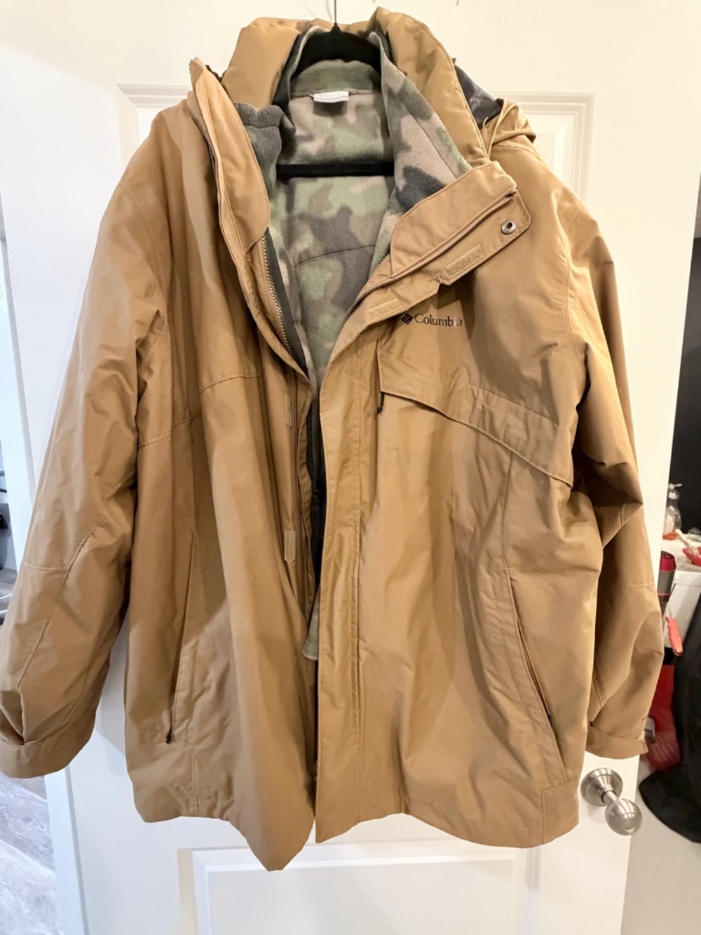 Columbia Men’s Tan/Camo Performance Insulated Jacket